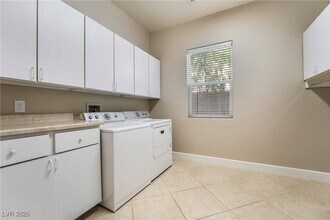 2475 Blackcraig St in Henderson, NV - Building Photo - Building Photo