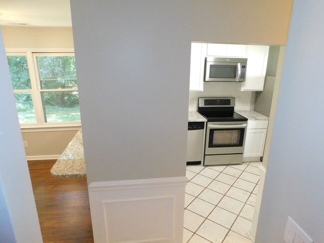 8221 Pineville-Matthews Rd in Charlotte, NC - Building Photo - Building Photo