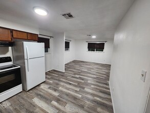 5900 S Sunset Ave in Roswell, NM - Building Photo - Building Photo