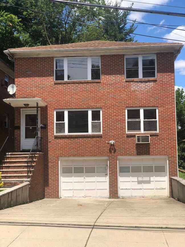 227 Tuscan Rd, Unit 2 in Maplewood, NJ - Building Photo - Building Photo
