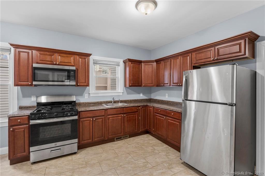 74 Shelton Ave in New Haven, CT - Building Photo