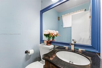 2852 NW 80th Ave in Sunrise, FL - Building Photo - Building Photo