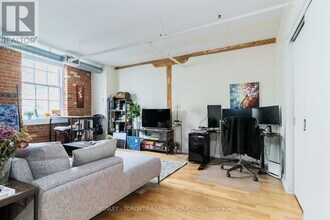 81A Front St E in Toronto, ON - Building Photo - Building Photo