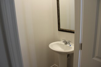 145 Red Maple Wy in Adairsville, GA - Foto de edificio - Building Photo