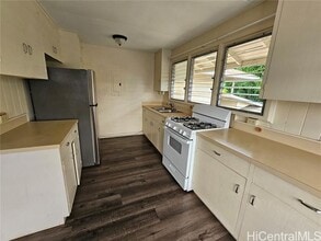 883 4th Ave in Honolulu, HI - Building Photo - Building Photo