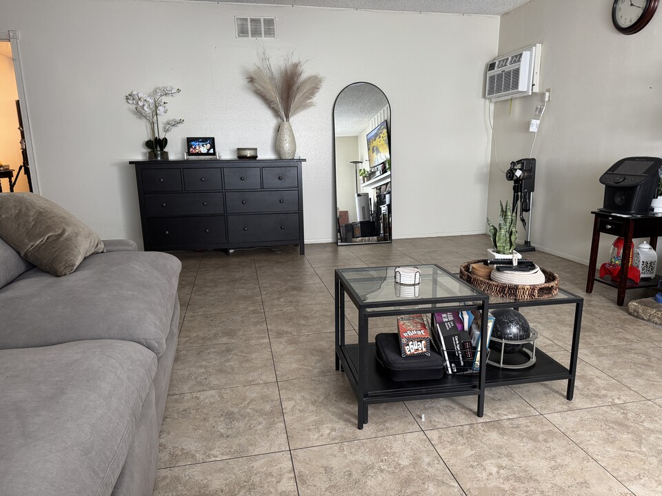 3561 W Cerritos Ave, Unit # 1 in Anaheim, CA - Foto de edificio