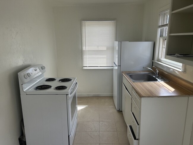 1340 N Linden Ave in Fresno, CA - Building Photo - Building Photo
