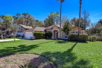 5628 Crest Creek Dr in Jacksonville, FL - Building Photo - Building Photo