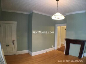 269 French St, Unit A in Bangor, ME - Foto de edificio - Building Photo