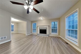 1664 Summit Pl Way in Loganville, GA - Building Photo - Building Photo