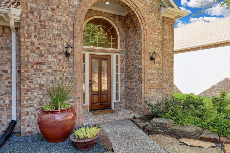 5022 Coral Gables Dr in Houston, TX - Building Photo