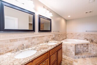 625 N Segoe Rd in Madison, WI - Foto de edificio - Building Photo