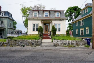 104 Robinwood Ave, Unit 2 in Boston, MA - Foto de edificio - Building Photo