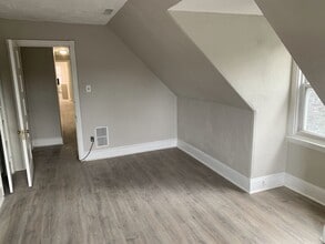 314 W Upsal St, Unit 3rd Floor in Philadelphia, PA - Building Photo - Building Photo