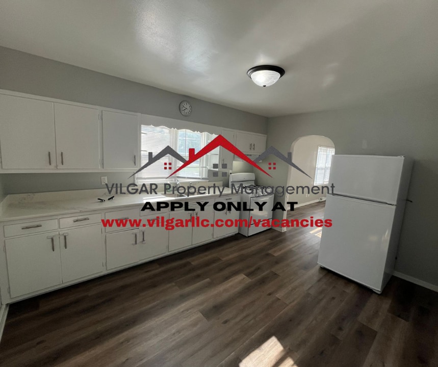 2631 Hart Rd in Highland, IN - Building Photo