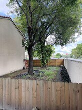 17982 NW 68th Ave in Hialeah, FL - Building Photo - Building Photo