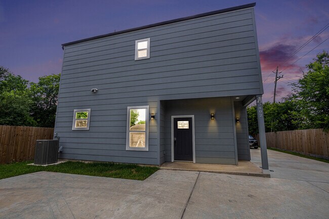 3402 Nathaniel Brown St in Houston, TX - Building Photo - Building Photo