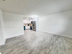 19120 NW 36th Ave in Miami Gardens, FL - Building Photo - Building Photo