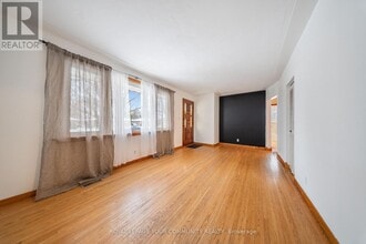 32 Collingdon Dr in Brantford, ON - Building Photo - Building Photo