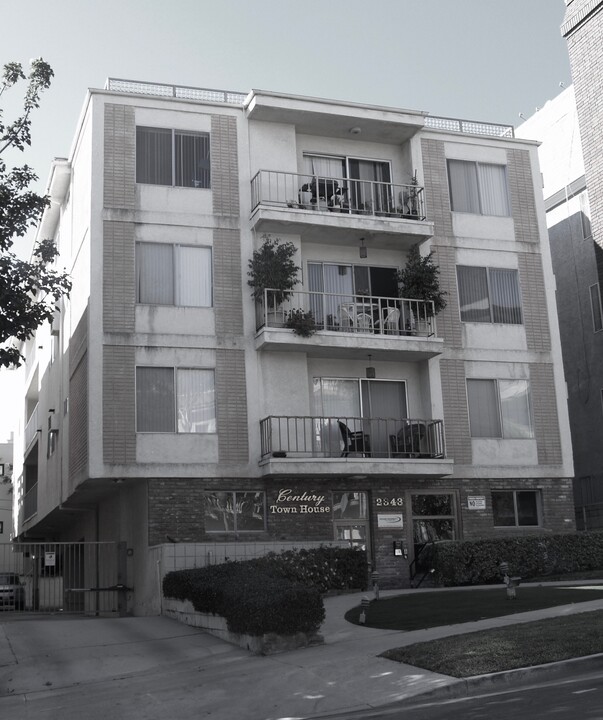 Fox Hills Apartments in Los Angeles, CA - Building Photo