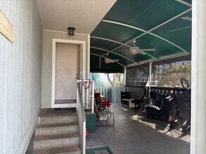 2318 Seaview Ave in Honolulu, HI - Foto de edificio - Building Photo