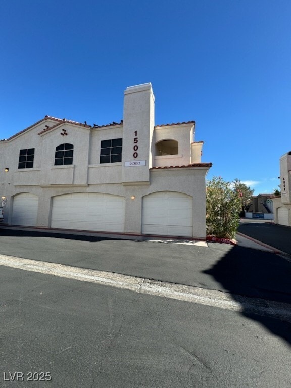 property at 1500 Oscar Ct