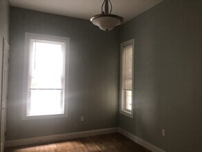 7 Ashford St, Unit 2 in Boston, MA - Foto de edificio - Building Photo