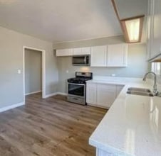 43858 Rimvale Ave in Lancaster, CA - Foto de edificio - Building Photo