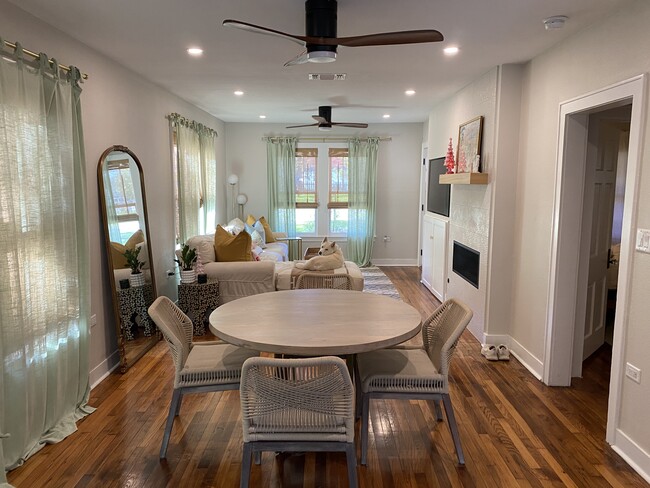 831 W San Antonio St in San Marcos, TX - Building Photo - Building Photo