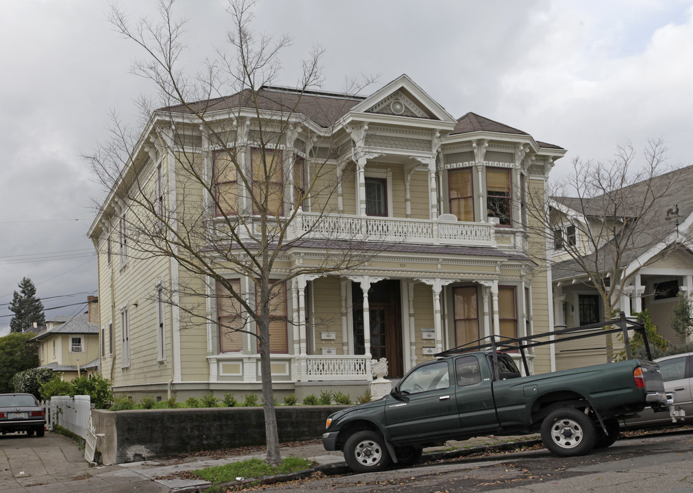 223 Kentucky in Petaluma, CA - Foto de edificio