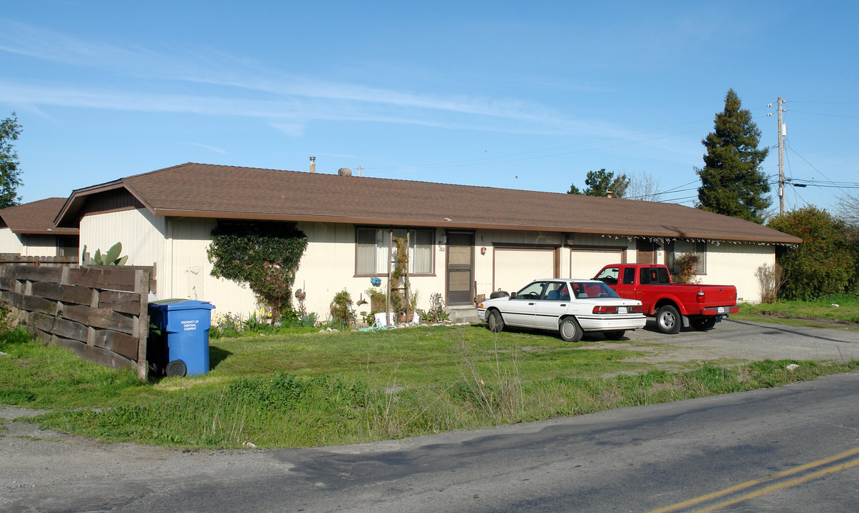 3175 Moorland Ave in Santa Rosa, CA - Foto de edificio