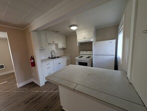 12965 NE Carl Rd in Woodburn, OR - Building Photo - Building Photo