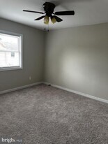 325 Brock Square in Fredericksburg, VA - Building Photo