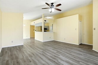 134 London Ln in Glenn Heights, TX - Foto de edificio - Building Photo