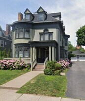 15 Strathallan Park in Rochester, NY - Building Photo