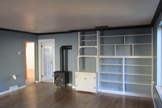 138 E Orange Ave in Burlington, WA - Building Photo - Building Photo