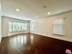 1838 El Cerrito Pl, Unit 2 in Los Angeles, CA - Building Photo - Building Photo