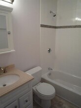 17 Milton St, Unit 2 in Cambridge, MA - Building Photo - Building Photo