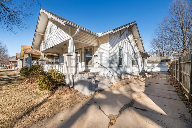 350 S Poplar St in Wichita, KS - Building Photo - Building Photo