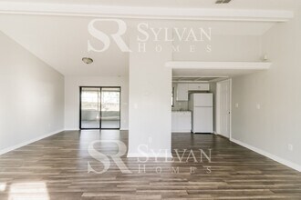 5145 Roble Ave in Spring Hill, FL - Building Photo - Building Photo