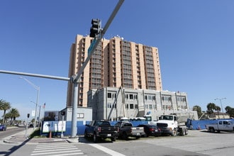 Pablo Towers in Jacksonville Beach, FL - Foto de edificio - Building Photo
