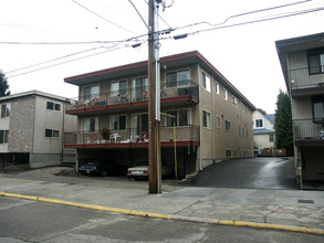 2044 NW 59th St in Seattle, WA - Building Photo - Building Photo