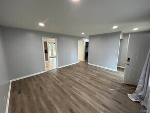 6202 Valley Park Dr NW in Huntsville, AL - Building Photo - Building Photo