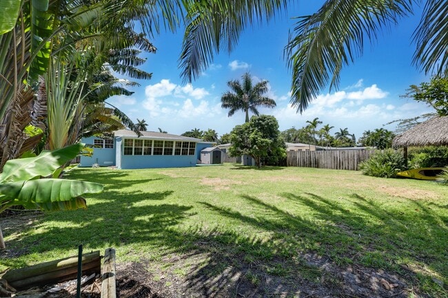 13521 S Biscayne River Dr in Miami, FL - Building Photo - Building Photo