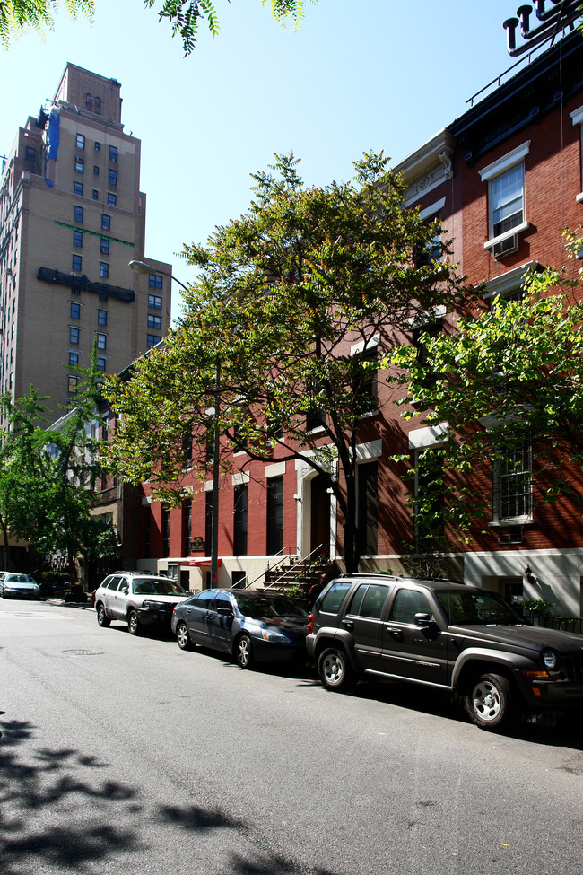 218 W 15th St in New York, NY - Foto de edificio - Building Photo