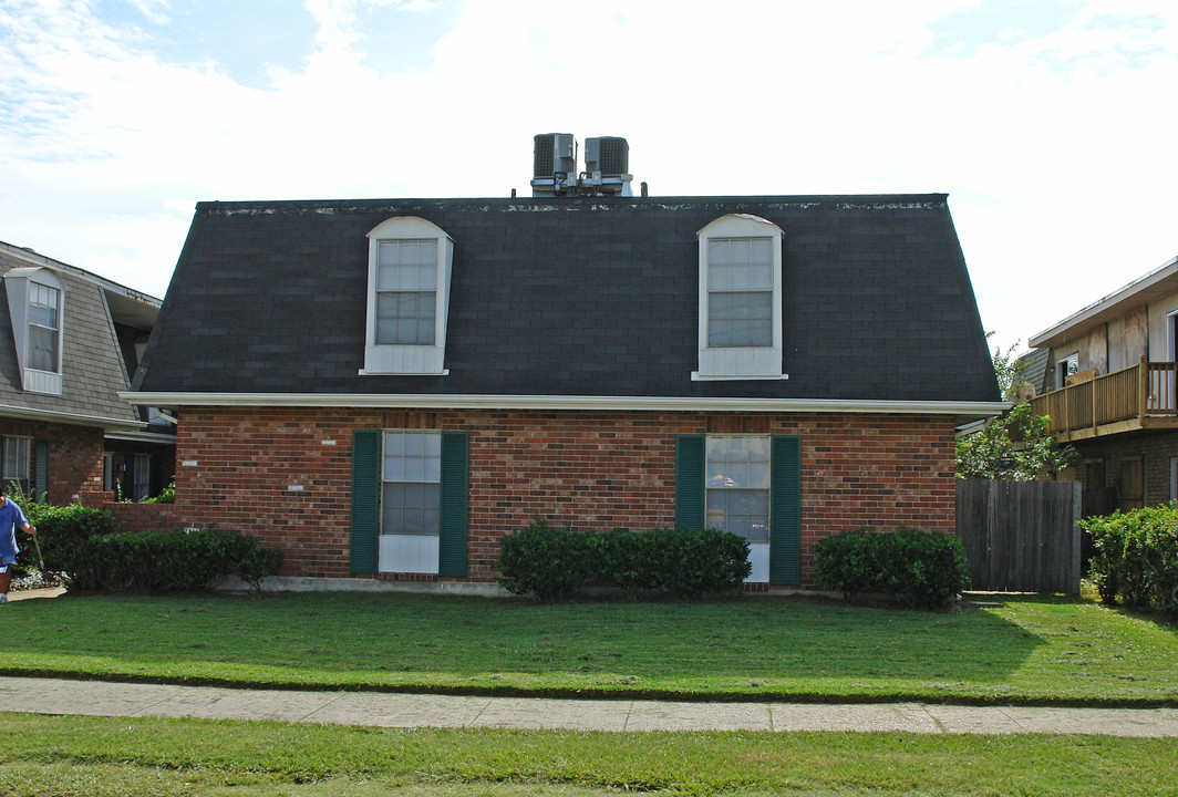 2810 Houma Blvd in Metairie, LA - Building Photo