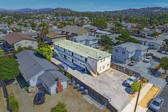 417-431 Claydelle Ave in El Cajon, CA - Building Photo - Building Photo