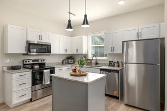 1729 Midtown (Pre-Leasing for June 2025) in Lexington, KY - Building Photo - Interior Photo