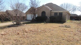 2521 Coffey Dr in Denton, TX - Building Photo