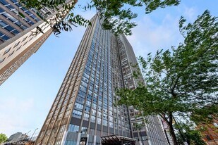 655 W Irving Park Rd, Unit 5312 in Chicago, IL - Building Photo